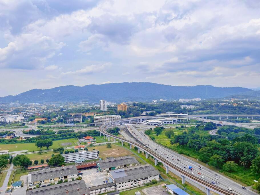 7 Pax Family Connecting Room D'Sara, Direct Link Mrt Kampung Selamat, Near Sungai Buloh & Thomson Hospital Shah Alam Esterno foto
